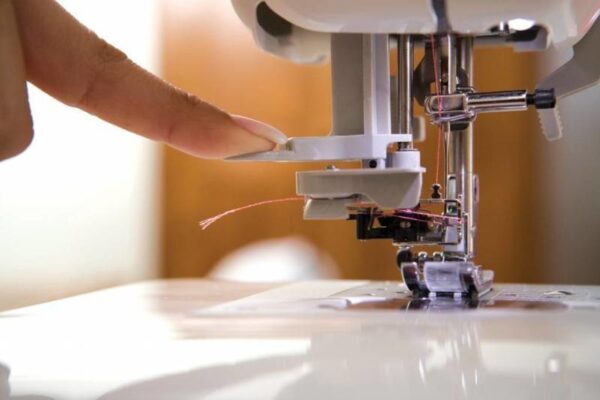 Maquina de coser BROTHER INNOVIS 1100 GRUPO FB 4