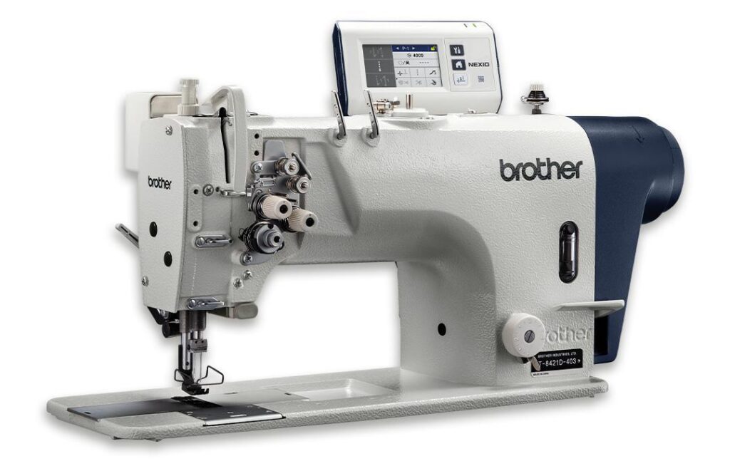 Brother T8421D-S05-N64D Doble aguja